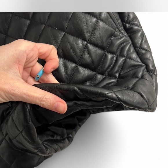 Tularosa Black Quilted vegan leather Shorts size small - Picture 5 of 8